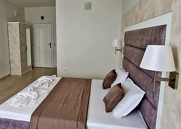 амон ра Gæstehus Primorsko